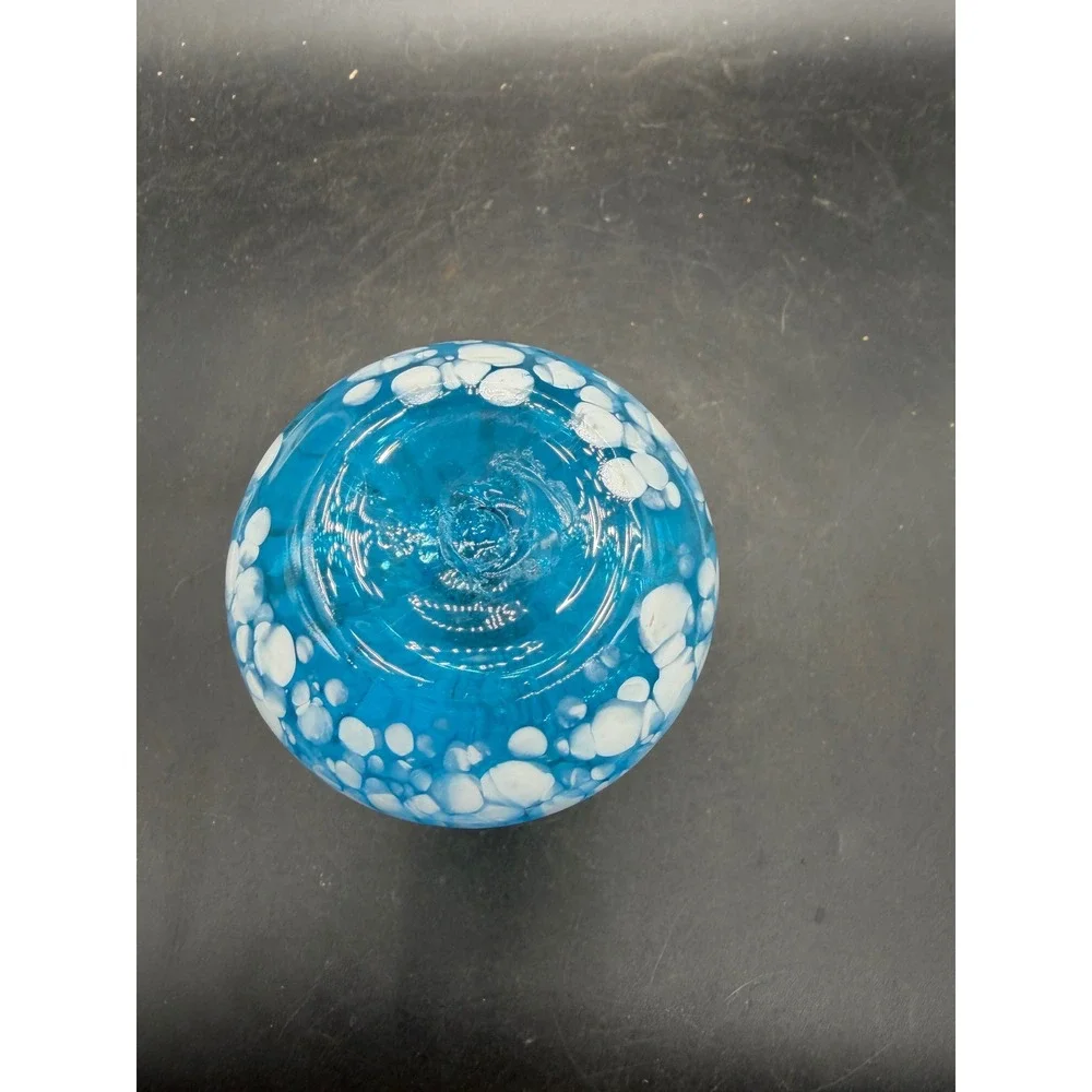 Vintage Blue White Spatter Art Glass Bud Vase Ruffled Rim Glass Wrap 4.5 inch‎